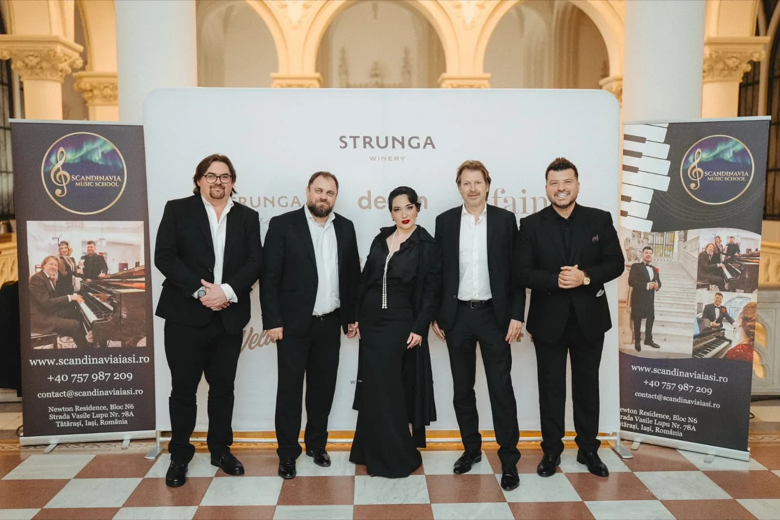 Gabriel Bîrjovanu alongside artists at STRUNGA Winery event (aprilie 2026)