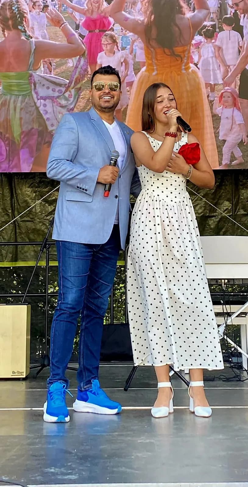 Duet profesor-eleva pe scena concertului Magic Ludic, Palas Iasi 2026