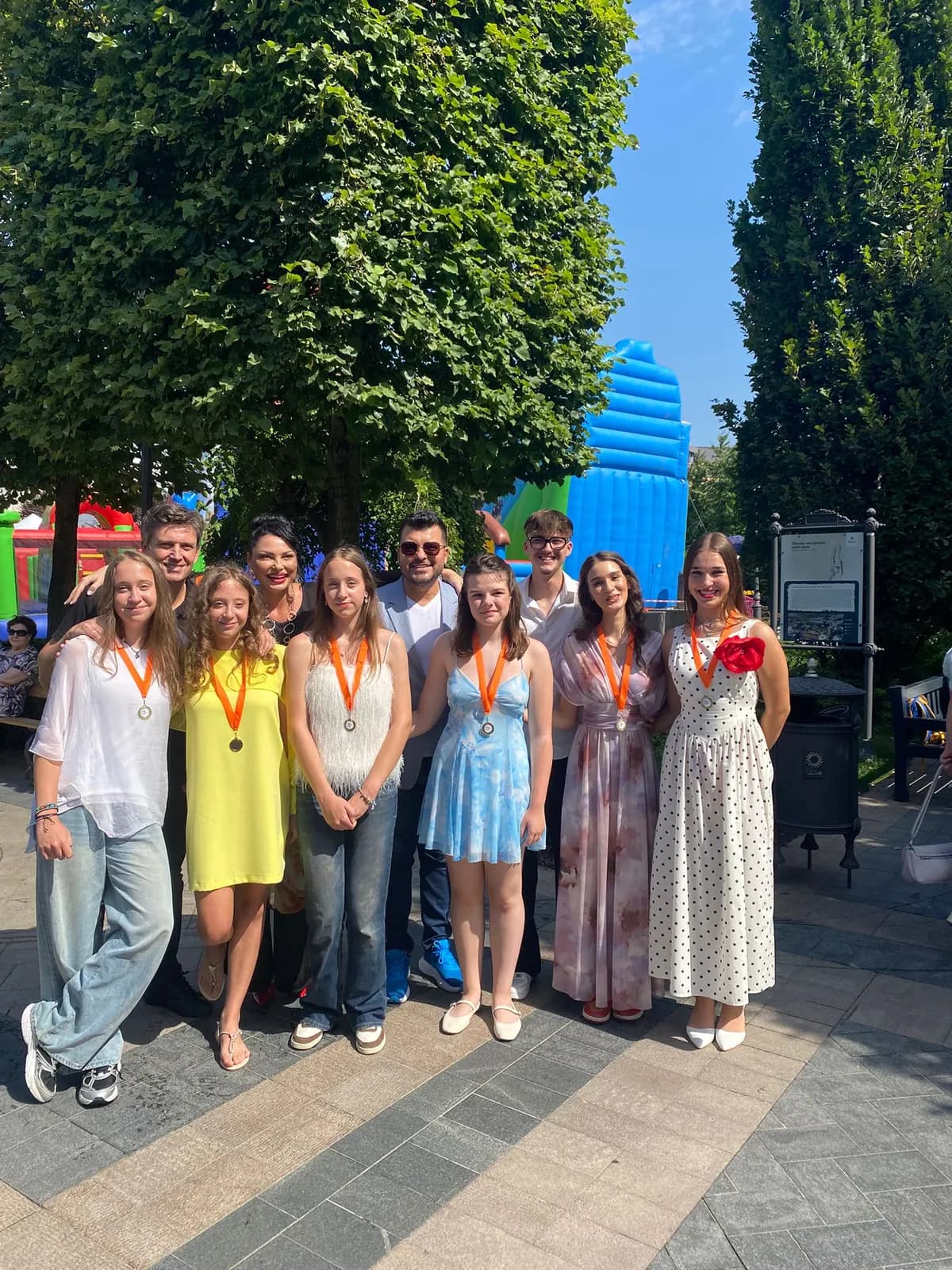 Elevii SCANDINAVIA Music School cu medalii, alaturi de profesori, la concertul Magic Ludic de la Palas Iasi 2026