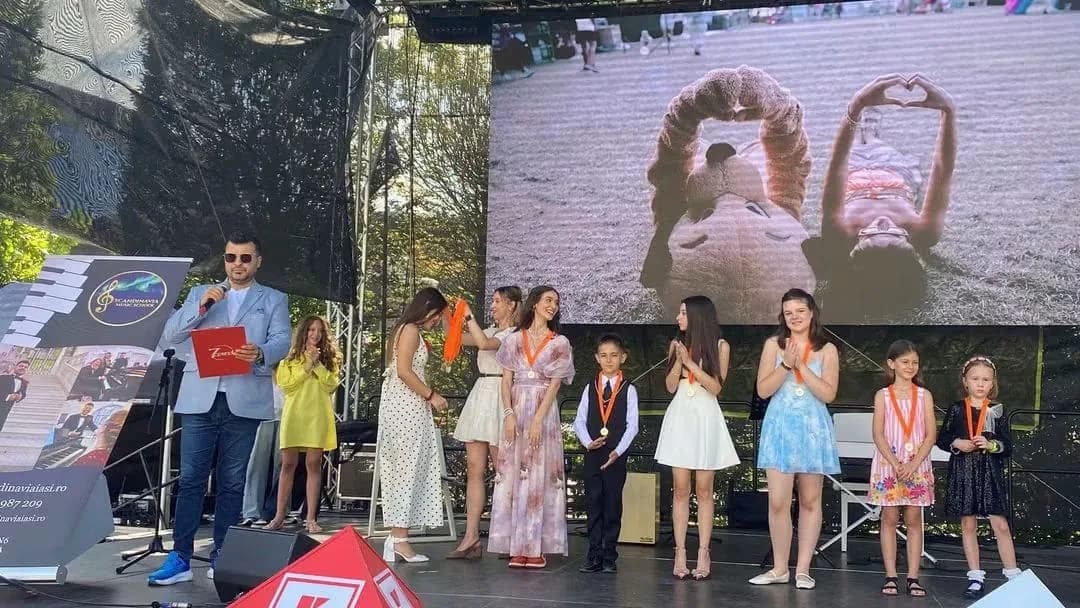 Școala Scandinavia aduce pe scenă tinerii artiști ai Iașului — Ziarul Evenimentul